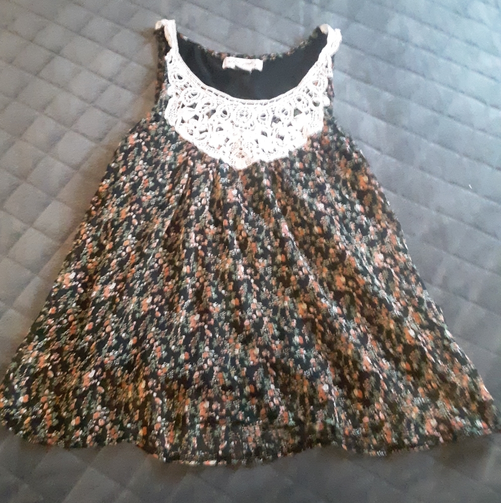 Floral lace tank top